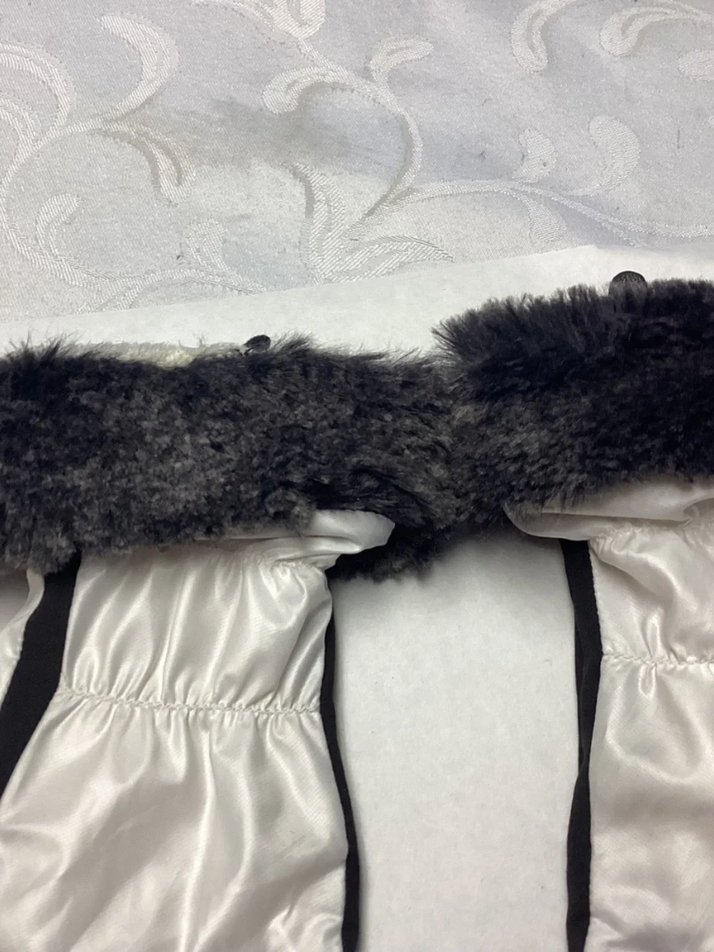 White n black winter gloves super cute. Must have for CCCCOLD ON WAY